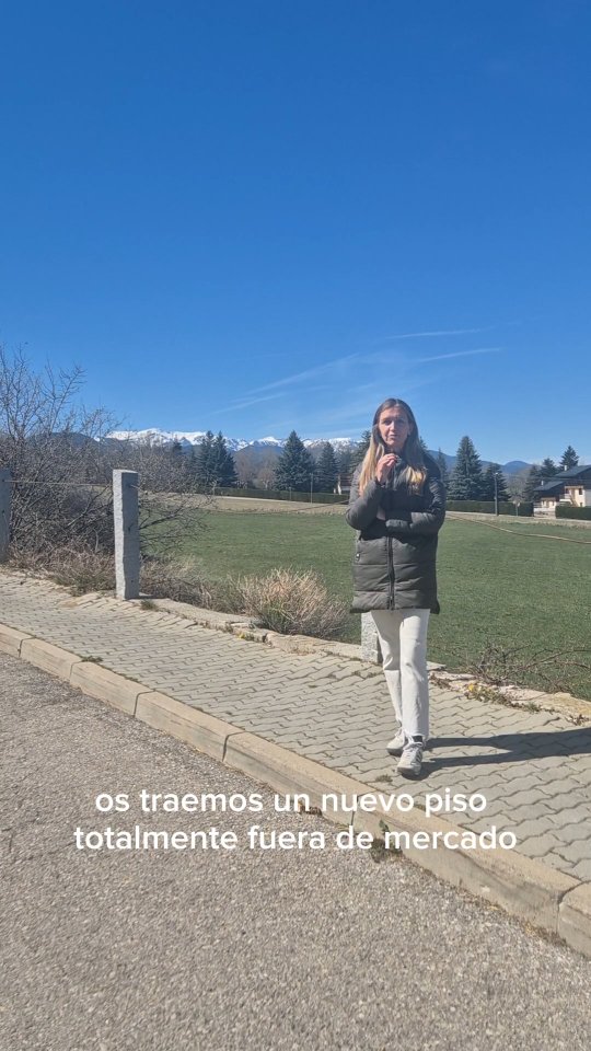 Piso en Alp con terraza y parking